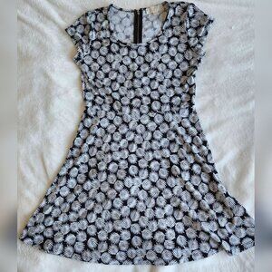 Michael Kors, Black and White Dress, Fit and Flare, Short Sleeve, Size Medium